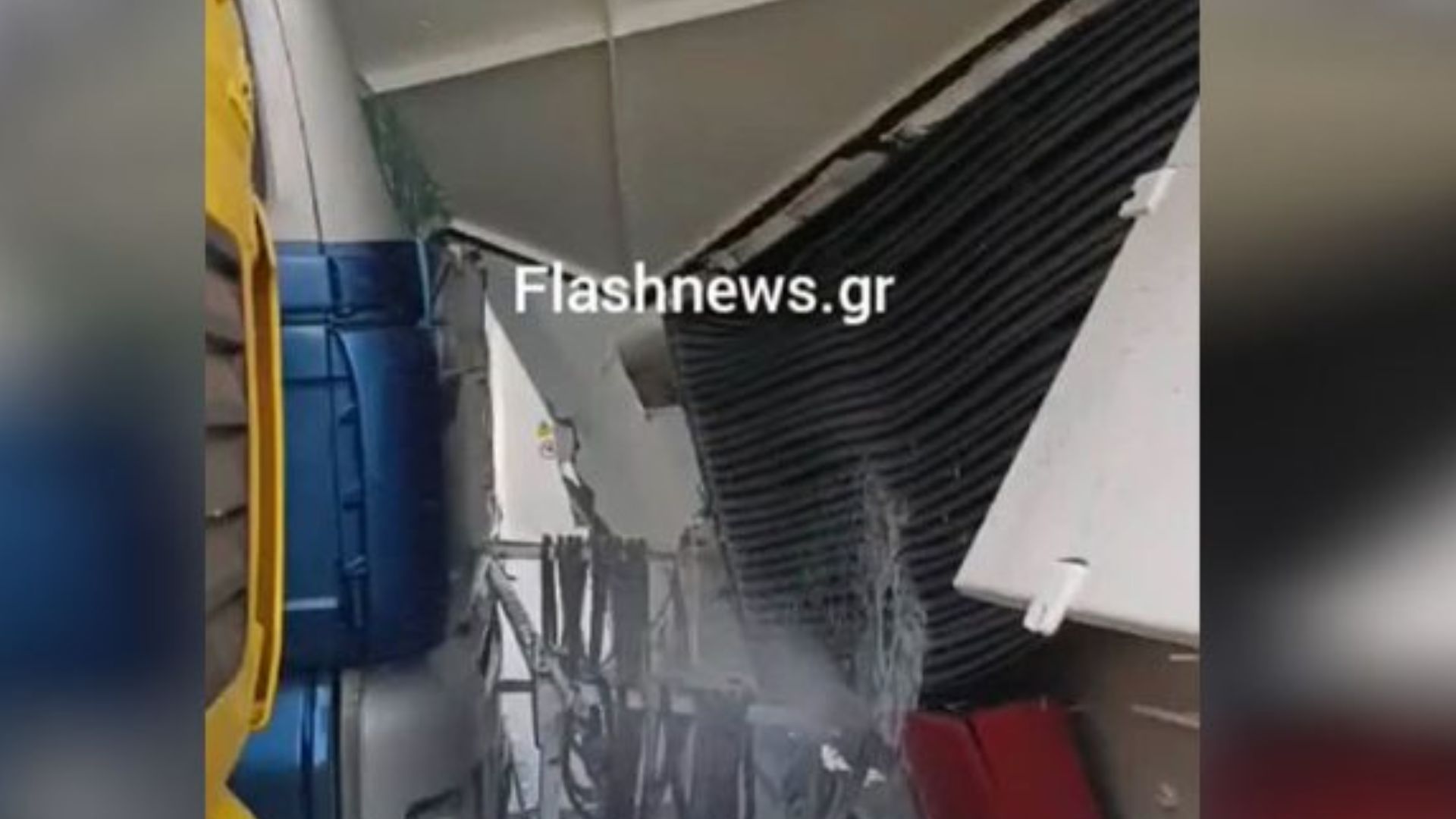 Χανιά: Νέο βίντεο μέσα από το φορτηγό πλοίο μετά τη σύγκρουση – Λύγισε η λαμαρίνα, ζημιά σε φορτηγό