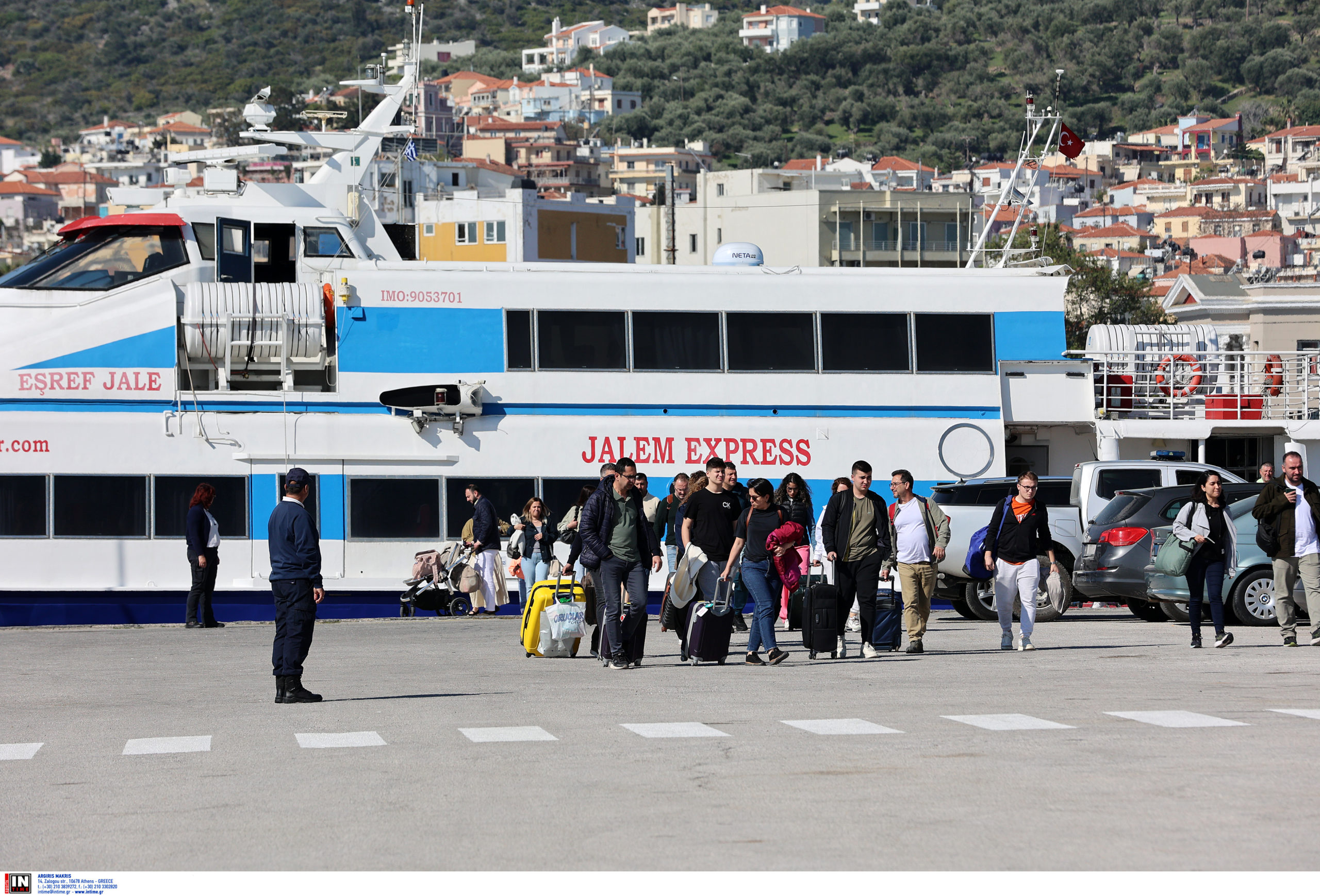 «Γιατί οι Τούρκοι συρρέουν στα ελληνικά νησιά;»: Αναλυτής εξηγεί τους λόγους που οι γείτονες προτιμούν τη χώρα μας για διακοπές