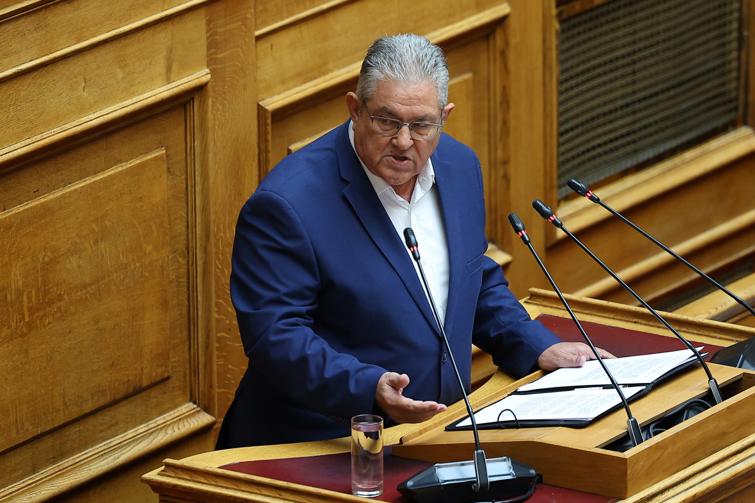 Κουτσούμπας: «Υποχώρηση της κυβέρνησης από την υπεράσπιση των κυριαρχικών δικαιωμάτων» – Σφοδρή κριτική για πυρκαγιές και κοινωνική ασφάλιση