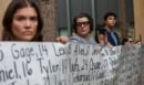 Δίκη Meta: Συγκλονιστικές εικόνες με εξοργισμένους γονείς έξω από το δικαστήριο της Καλιφόρνιας - «Ο γιος μου δεν αυτοκτόνησε»