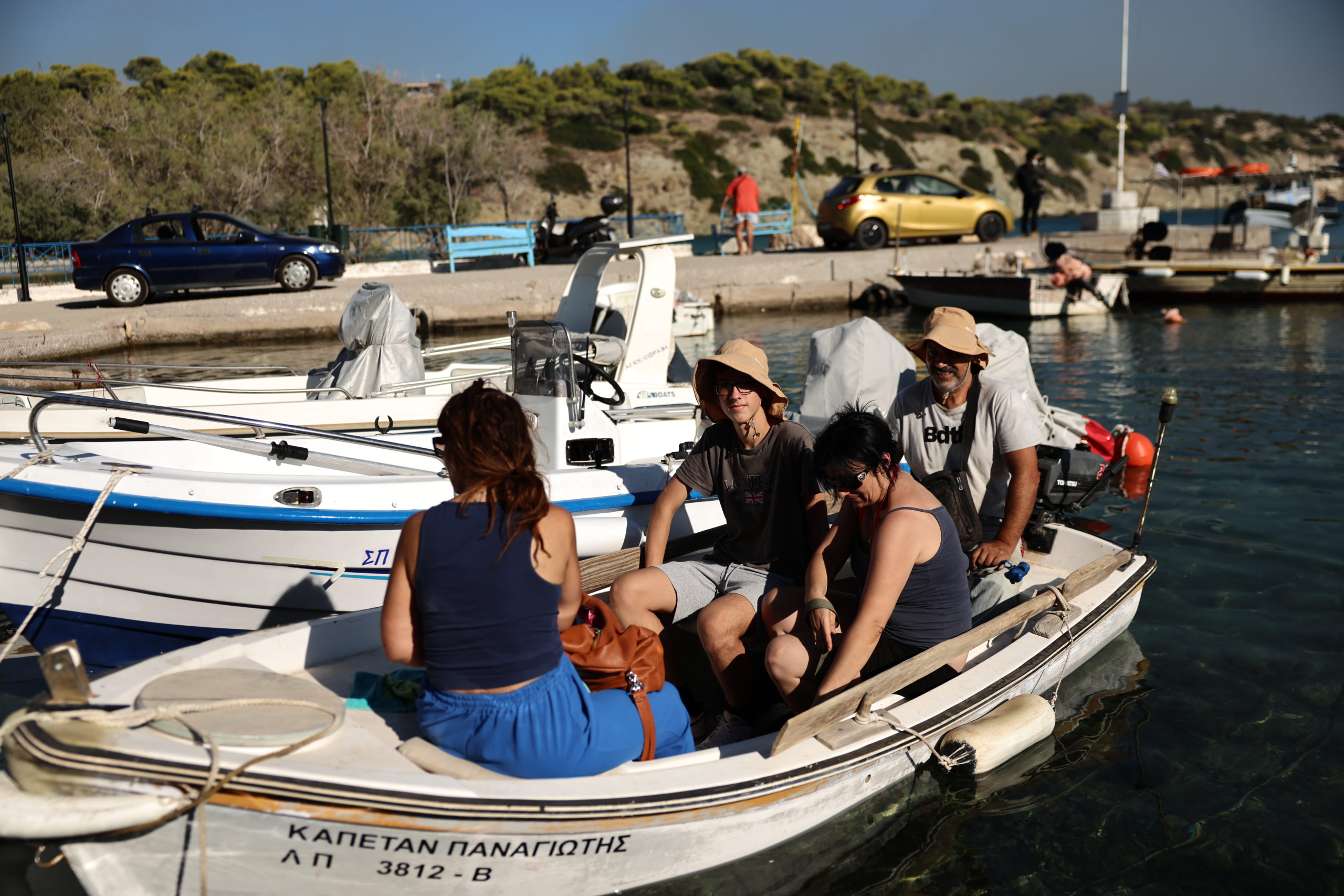 Σαλαμίνα, Φωτιές, απεγκλωβισμένοι, Σατερλί, Κολώνες