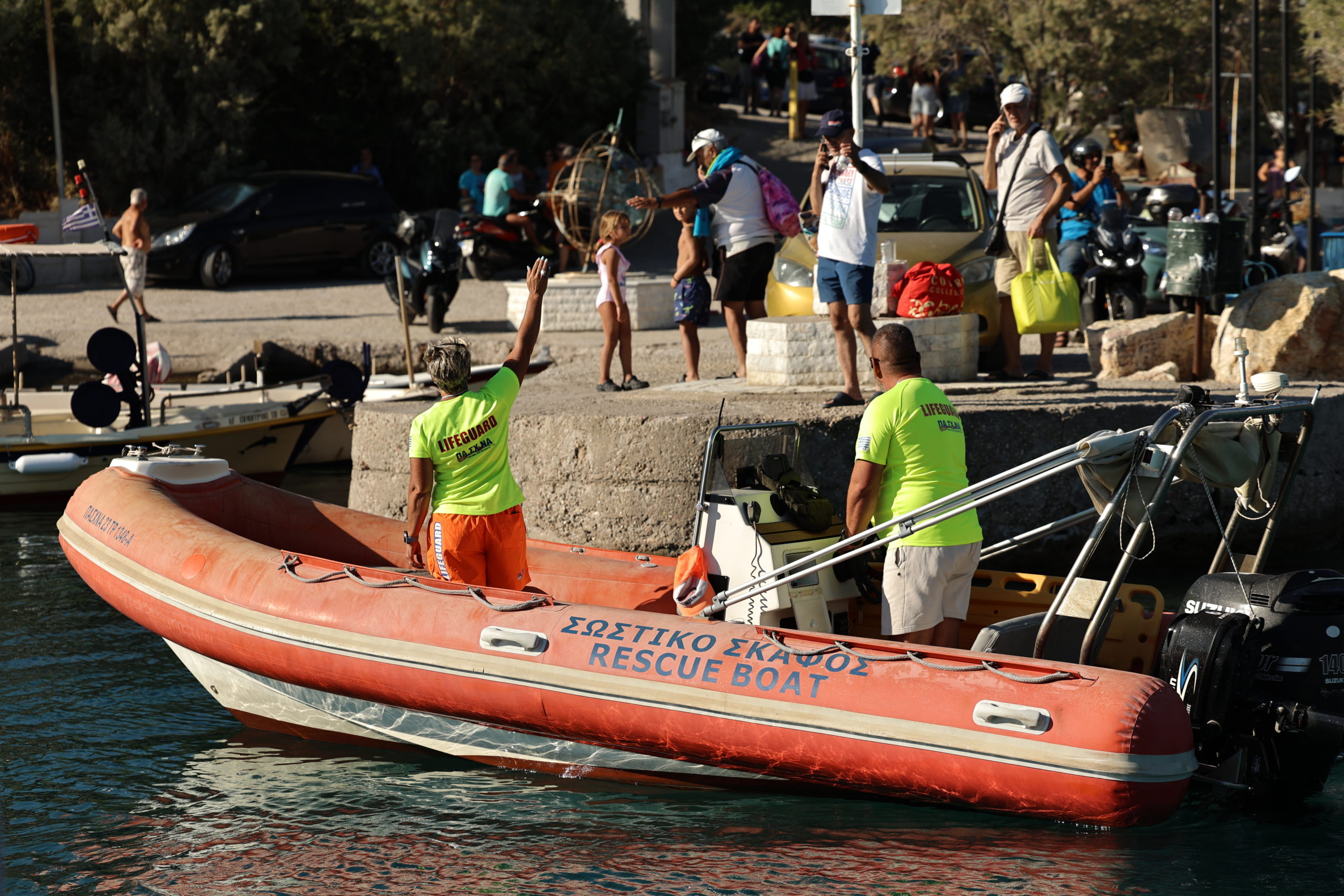 Σαλαμίνα, Φωτιές, απεγκλωβισμένοι, Σατερλί, Κολώνες 