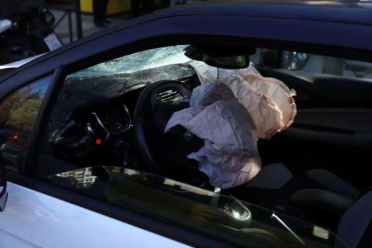 Θεσσαλονίκη: Σταμάτησε το αυτοκίνητό του λόγω αδιαθεσίας και έπεσε πάνω του άλλο όχημα – 4 τραυματίες – ΒΙΝΤΕΟ