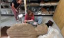 Σπουδαία αρχαιολογική ανακάλυψη: Εντυπωσιακά διατηρημένο μαρμάρινο άγαλμα μακρυμάλλη νεαρού 2.500 ετών βρέθηκε στις Αρχαίες Σάρδεις