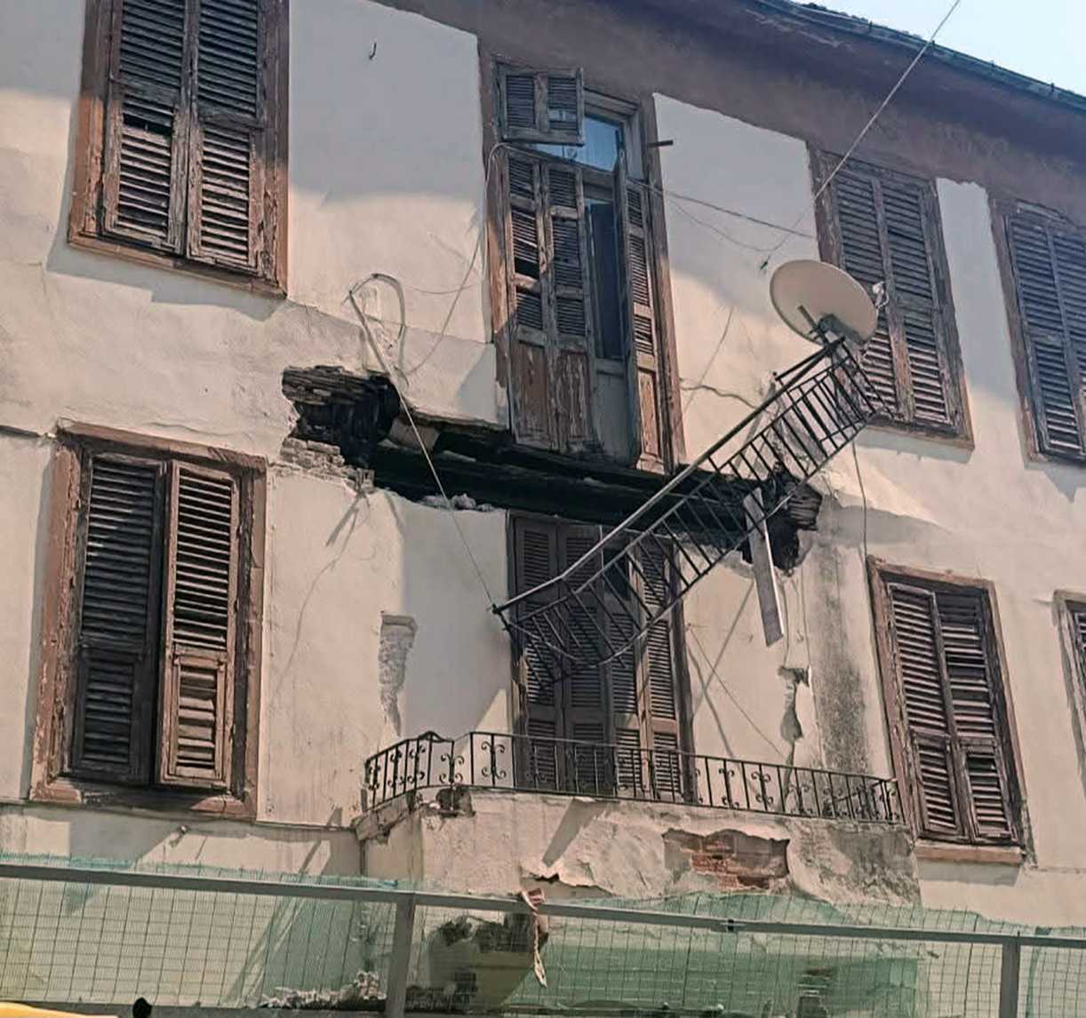 ΜΠΑΛΚΟΝΙ ΚΑΒΑΛΑ