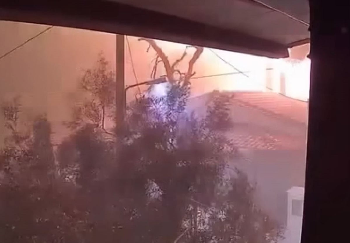 Κόβει την ανάσα βίντεο από την τεράστια φωτιά στο Πόρτο Γερμενό – Οι φλόγες καταπίνουν τα πάντα