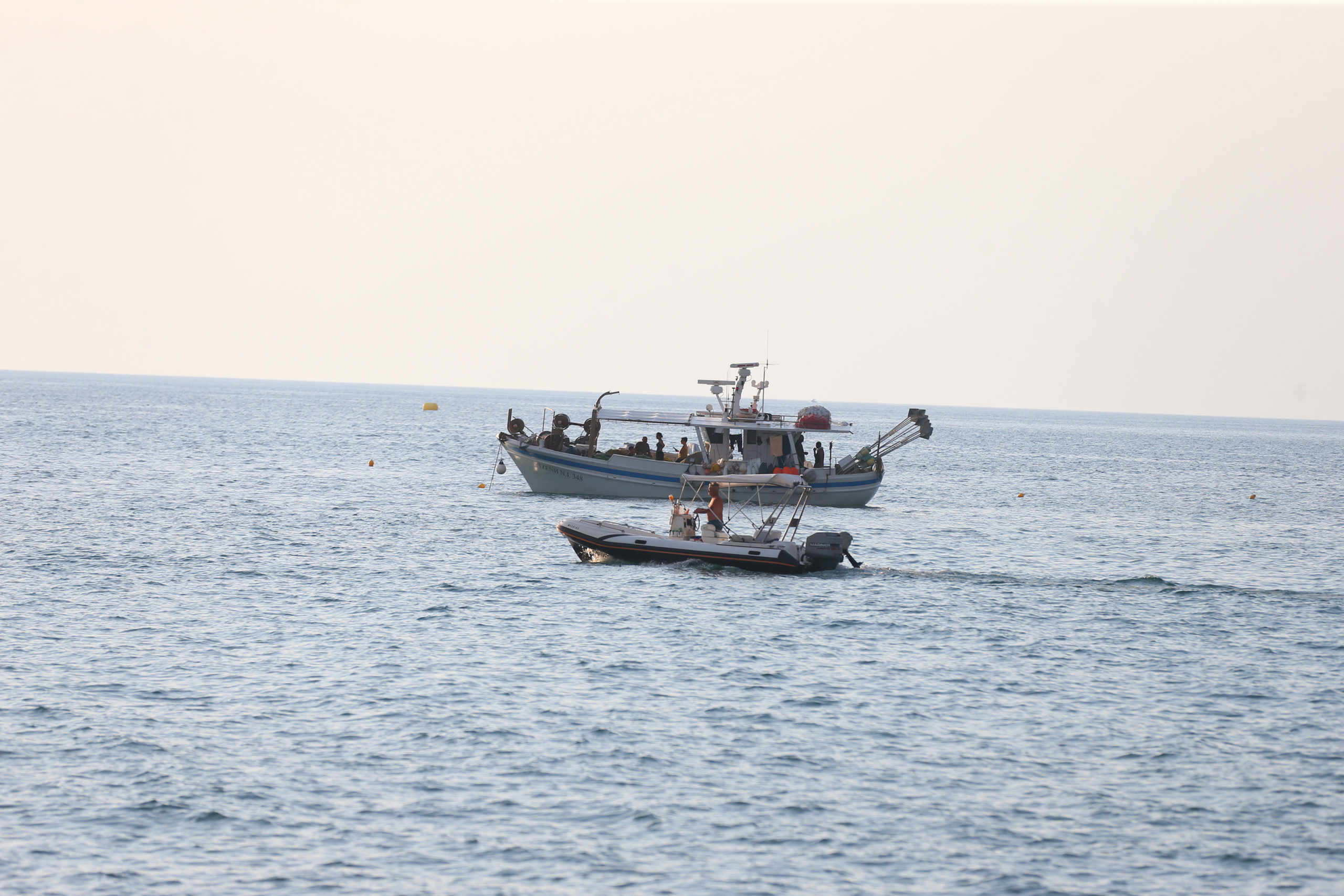 Φωτιά, Χαλκιδική, απομάκρυνση δια θαλάσσης