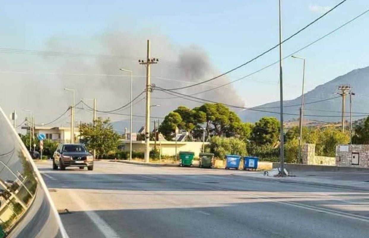 Φωτιά στον Κουβαρά: Νέο μήνυμα του 112 για εκκένωση της περιοχής Αγίου Στυλιανού