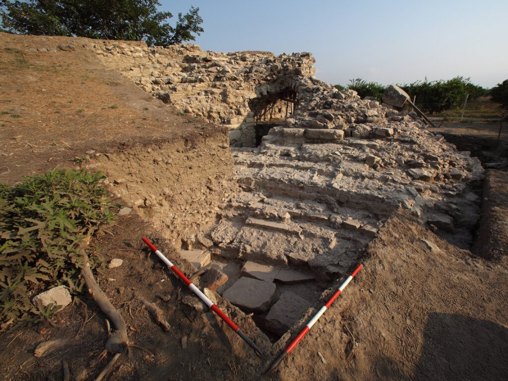 Η ημικυκλική κοίλη (cavea) του Ωδείου στην Έφεσο. Φωτογραφία: OeAW–OeAI