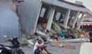 7,7 Ρίχτερ στην Ινδονησία: Μάχη με τον χρόνο στα συντρίμμια και χιλιάδες μετασεισμοί - Αγωνία για τους εγκλωβισμένους εν μέσω εθνικής εορτής