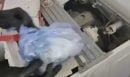 Η κρύπτη ήταν... «καθαρή» - 46χρονη είχε βάλει σχεδόν 1 κιλό ηρωίνης μέσα στο πλυντήριο - ΒΙΝΤΕΟ - ΦΩΤΟ