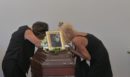 Κηδεία Νίκου Καλογερόπουλου: Συγκίνηση στο «τελευταίο χειροκρότημα» στον σπουδαίο καλλιτέχνη - ΦΩΤΟ
