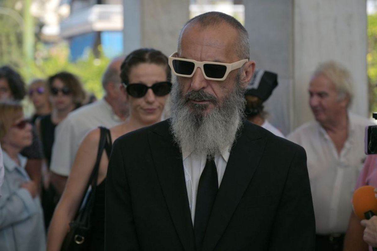 Κηδεία Νίκου Καλογερόπουλου