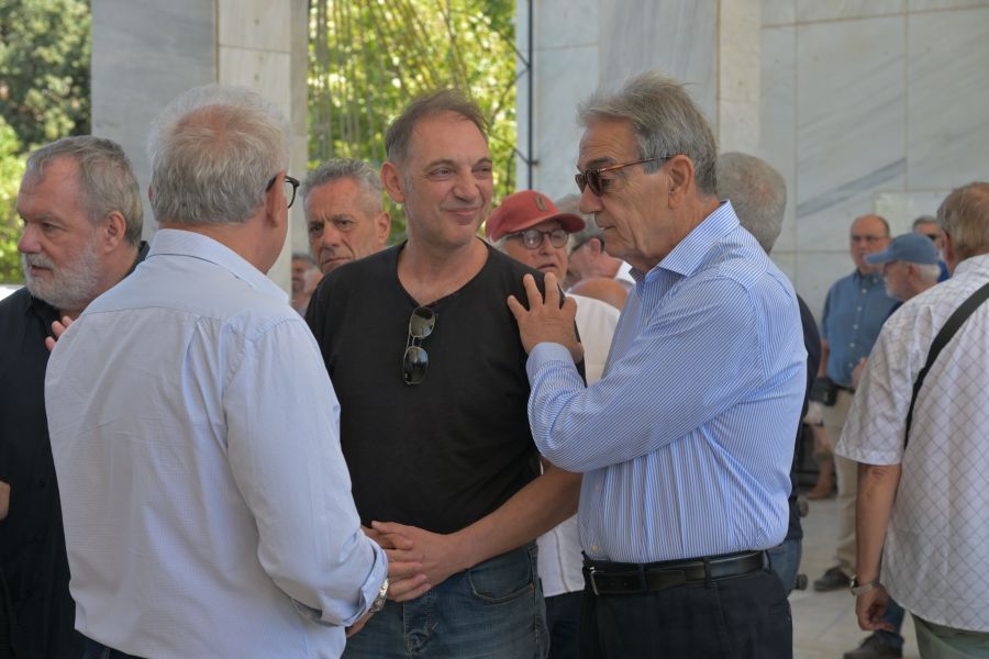 Κηδεία Νίκου Καλογερόπουλου