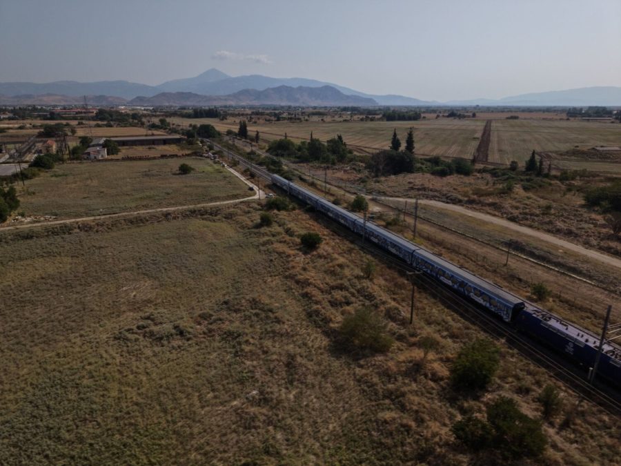 Άτομο παρασύρθηκε από τρένο στη Λάρισα