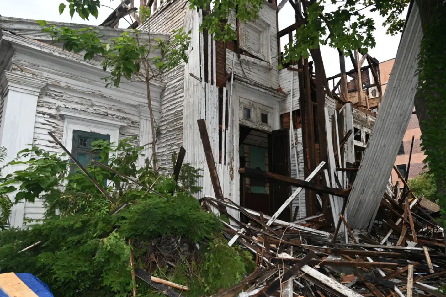 Η South Bushwick Reformed Church στο Μπρούκλιν μετά την καταστροφική πυρκαγιά που προκάλεσε την κατάρρευση της οροφής της. Φωτογραφία: U.S. District Court for the Eastern District of New York