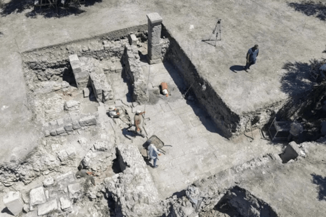 Ταξίδι στο χρόνο: Ανακαλύφθηκαν ρωμαϊκά λουτρά 1.700 ετών στο ιερό του Απόλλωνα Σμινθέα