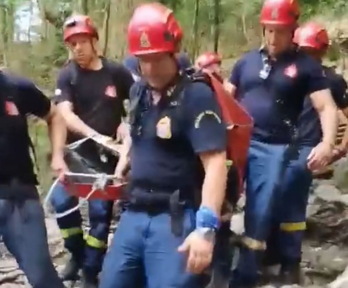 Βίντεο από την επιχείρηση διάσωσης 50χρονης στον Όλυμπο – Τραυματίστηκε κατά τη διάρκεια πεζοπορίας