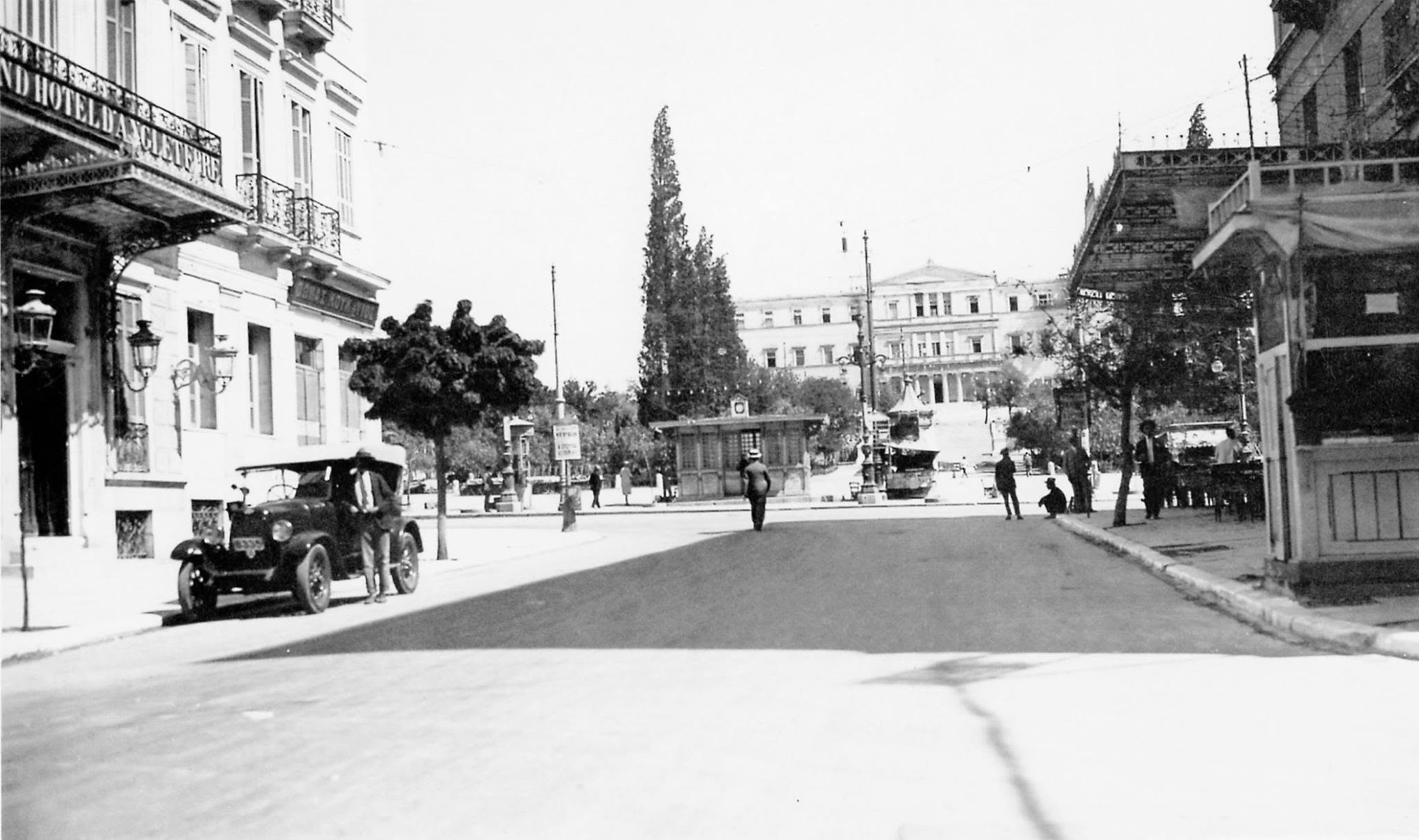 Κουίζ για την παλιά Αθήνα: Αναγνωρίζετε την οδό; Είναι μία από τις πιο γνωστές της πόλης