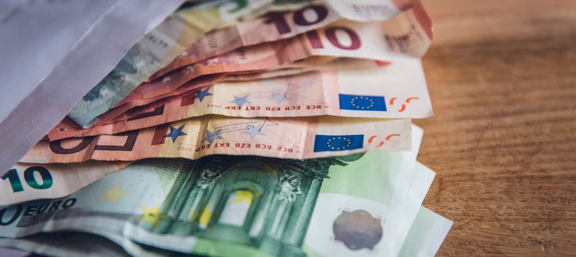 e-ΕΦΚΑ και ΔΥΠΑ: Ποιοι πάνε στα ΑΤΜ σήμερα
