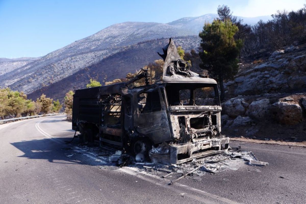 Πόρτο Γερμενό - εικόνες καταστροφής μετά την πυρκαγιά