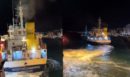 Φορτηγό πλοίο προσέκρουσε στην Παλιά Γέφυρα Χαλκίδας - Δείτε βίντεο