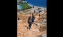 Ρόδος: Βίντεο από την επιχείρηση μεταφοράς 53χρονου Δανού από δύσβατο σημείο - Είχε τραυματιστεί στο πόδι