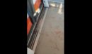 Αιματηρή επίθεση στη Βούλα: Άνδρας επιτέθηκε με μαχαίρι και τραυμάτισε επιβάτη μέσα στο Τραμ - Κινήθηκε απειλητικά και εναντίον του οδηγού