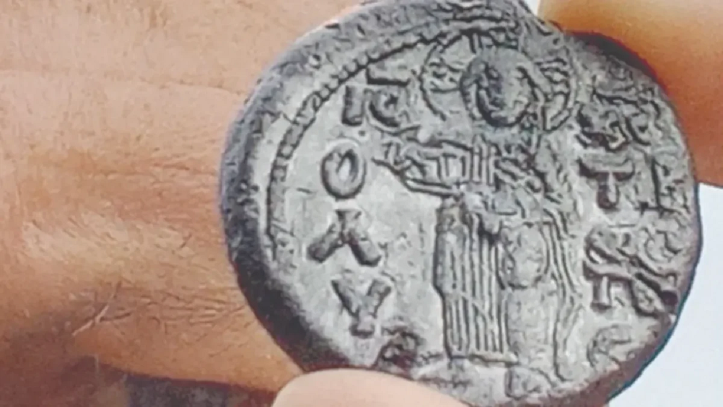 Η σφραγίδα της Αυτοκράτειρας Ειρήνης Κομνηνής Δούκαινας Λασκαρίνας, συζύγου του Αυτοκράτορα Ιωάννη Γ΄ Δούκα Βατάτζη. Φωτογραφία: Καθηγητής Nikolay Ovcharov - Trud