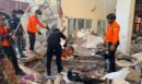 Τραγωδία στην Ινδονησία μετά τα 7,7 Ρίχτερ: Τουλάχιστον 20 νεκροί, εκατοντάδες τραυματίες, ανυπολόγιστες ζημιές - ΦΩΤΟ και ΒΙΝΤΕΟ