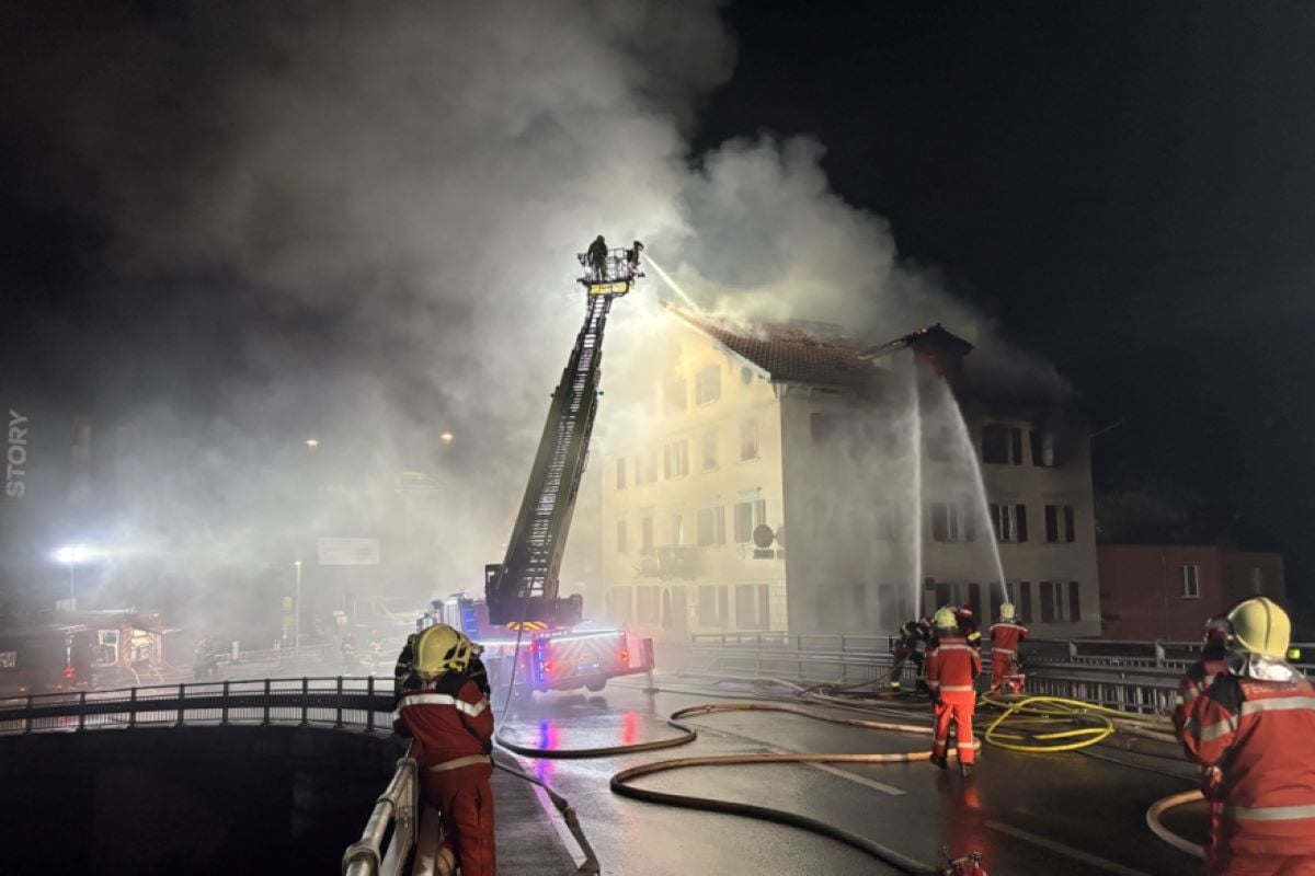 Ελβετία: 19 τραυματίες και 5 αγνοούμενοι από δύο μεγάλες φωτιές σε Σάφχαουζεν και Τούσις