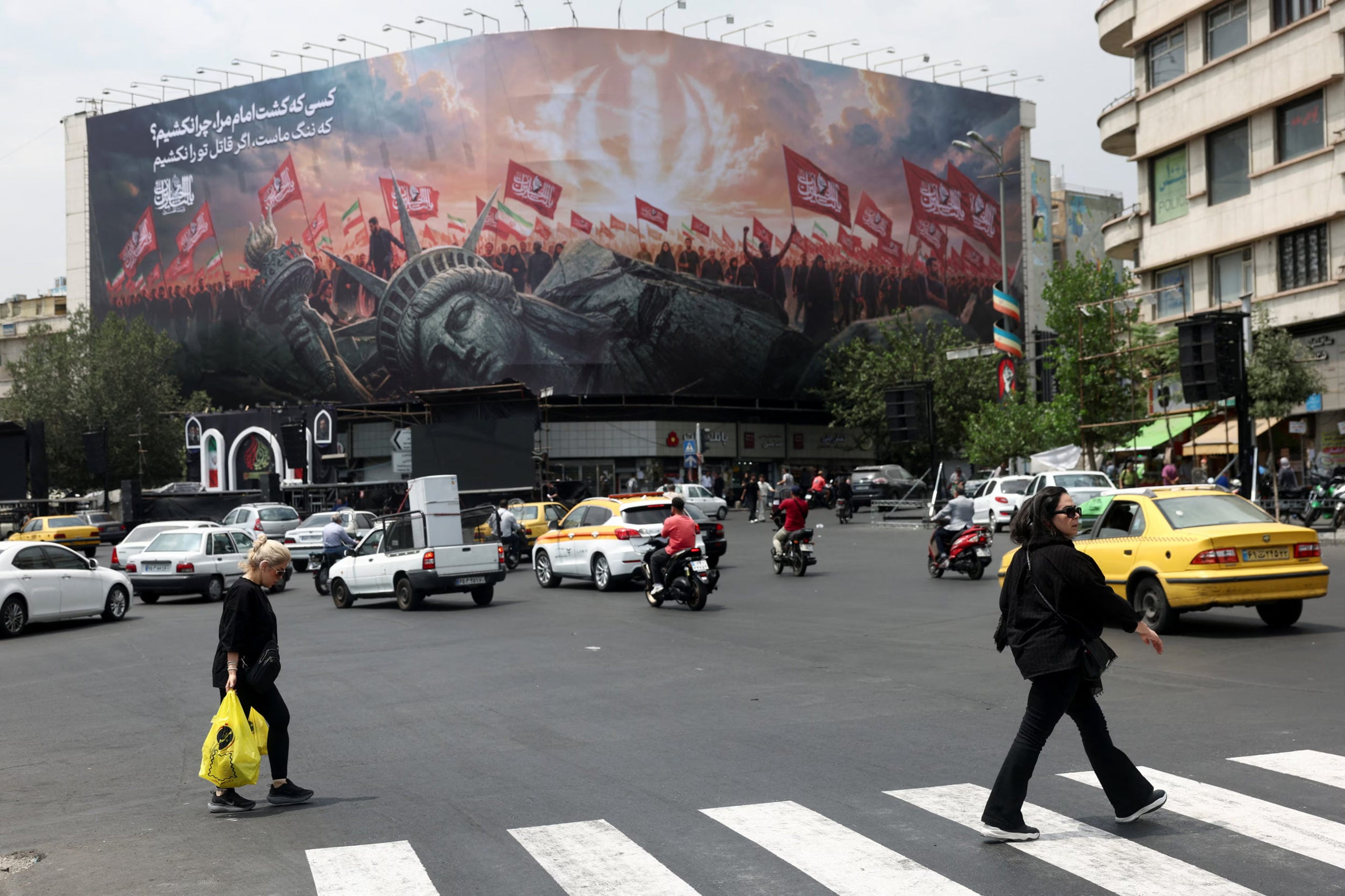 Τεχεράνη: Οι προσπάθειες των «εχθρών» να διαιρέσουν Ιράν και Ιράκ «θα ενισχύσουν τους δεσμούς» – Προειδοποίηση για «συντριπτική απάντηση»