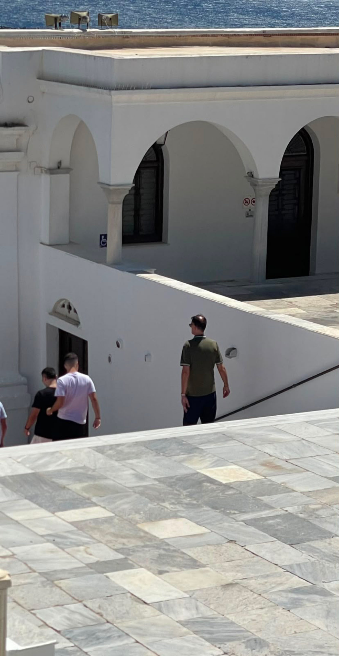 Γιώργος Μπαρτζώκας, Τήνος