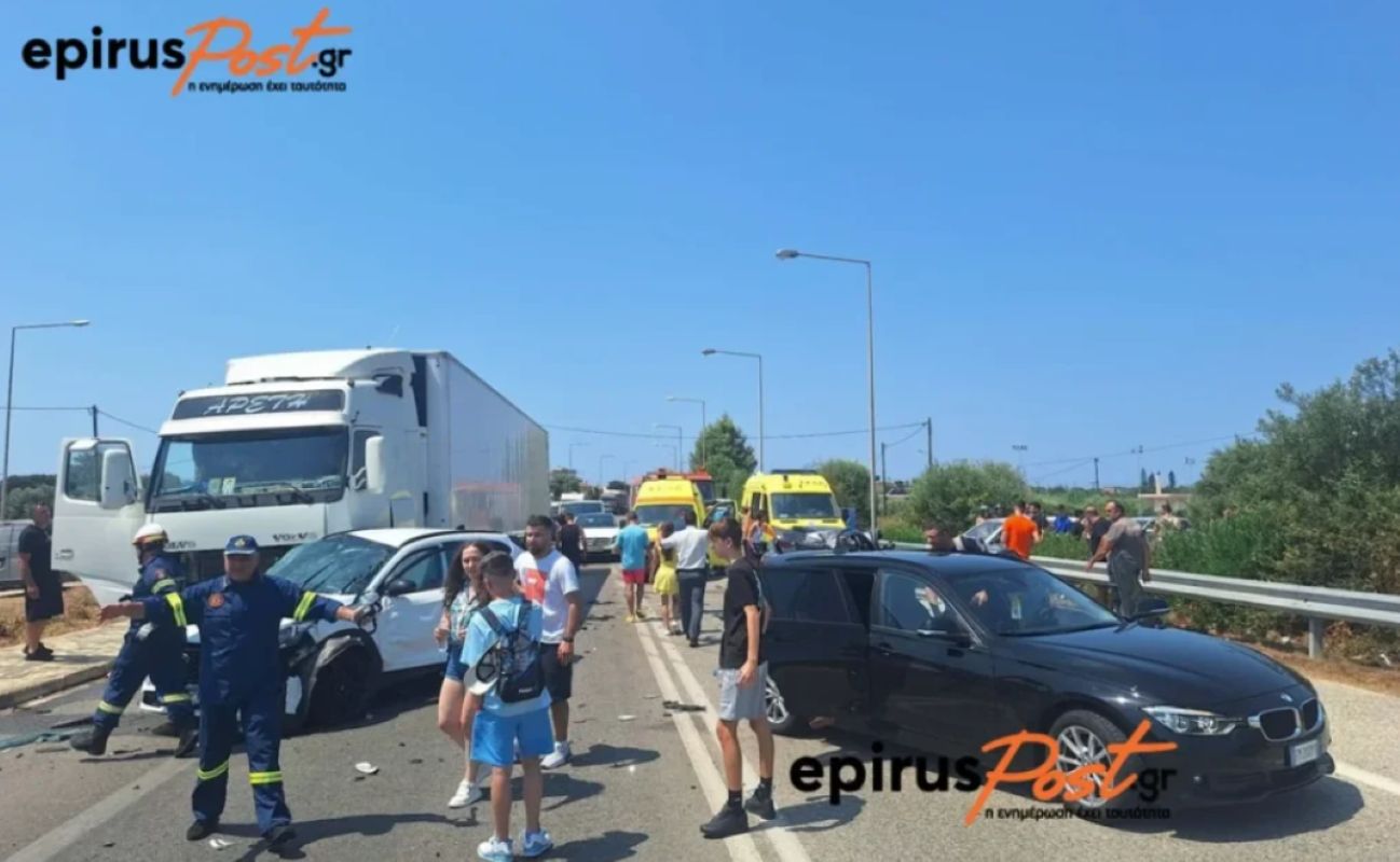 Σοβαρό τροχαίο πριν από την υποθαλάσσια σήραγγα Πρέβεζας-Ακτίου: Νταλίκα παρέσυρε ακινητοποιημένα αυτοκίνητα – 8 τραυματίες