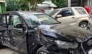 Τροχαίο με 2 τραυματίες στη Θεσσαλονίκη: Συγκρούστηκαν δύο αυτοκίνητα και έπεσαν πάνω σε άλλα 6 σταθμευμένα οχήματα - ΒΙΝΤΕΟ
