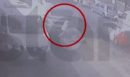 Φορτηγό παρέσυρε ηλικιωμένη στη Λεωφόρο Θηβών – «Ακούσαμε φωνές και είδαμε τη γυναίκα κάτω από το όχημα» - Bίντεο ντοκουμέντο