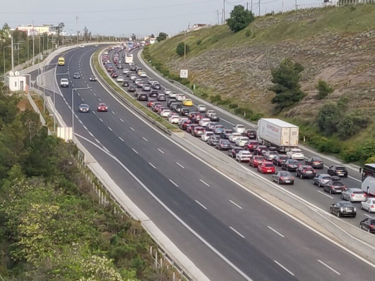 Ηλικιωμένη οδηγούσε στο αντίθετο ρεύμα στην Αθηνών-Κορίνθου – Συγκλονιστικό βίντεο
