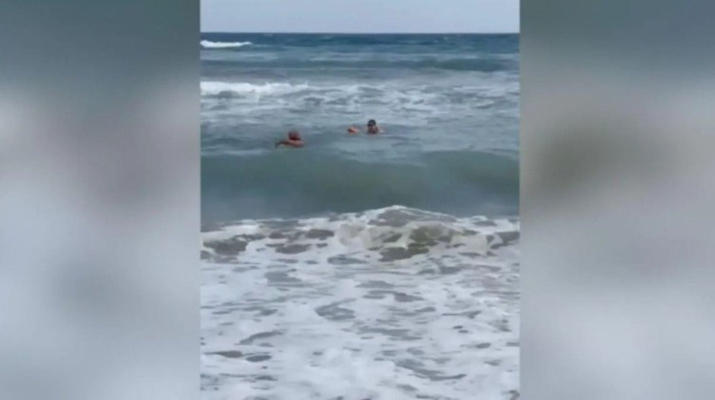 Χανιά: Μάχη με τα κύματα για τη διάσωση γυναίκας – ΒΙΝΤΕΟ ντοκουμέντο