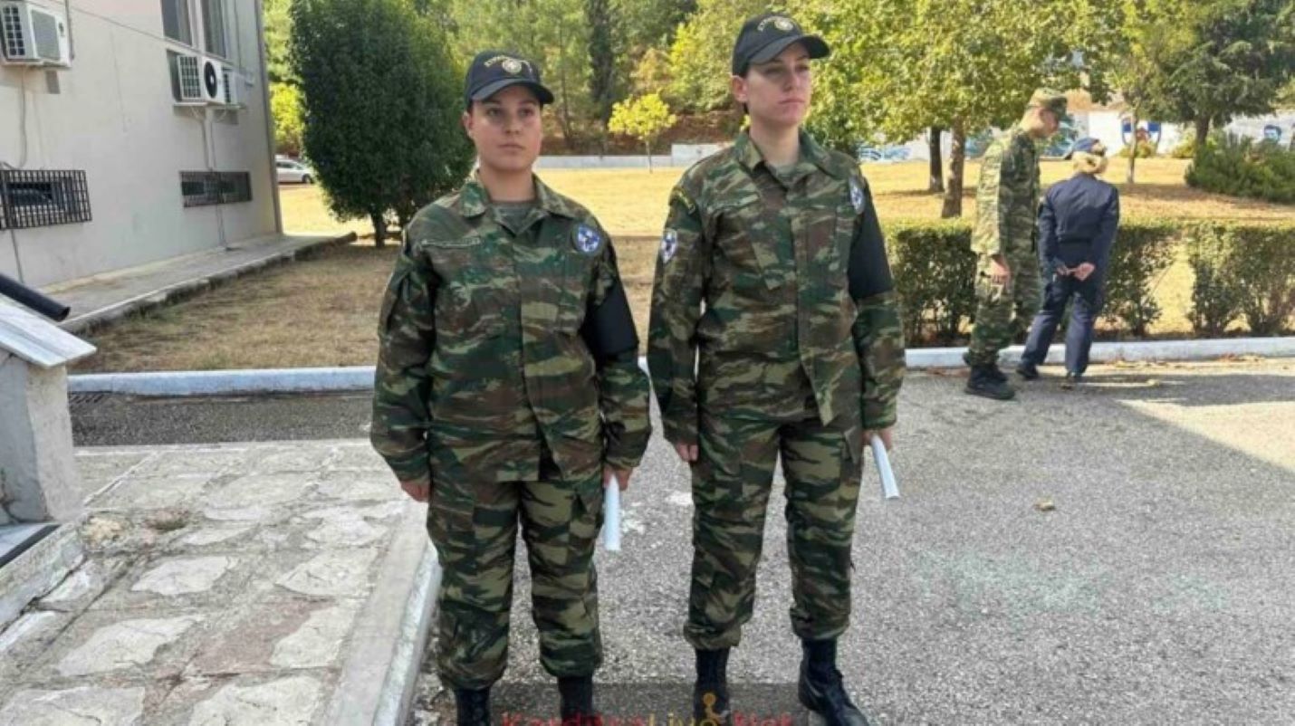 Ορκίστηκαν οι δύο πρώτες γυναίκες στρατονόμοι στην Ιστορία – «Είμαστε πολύ περήφανες» – ΒΙΝΤΕΟ