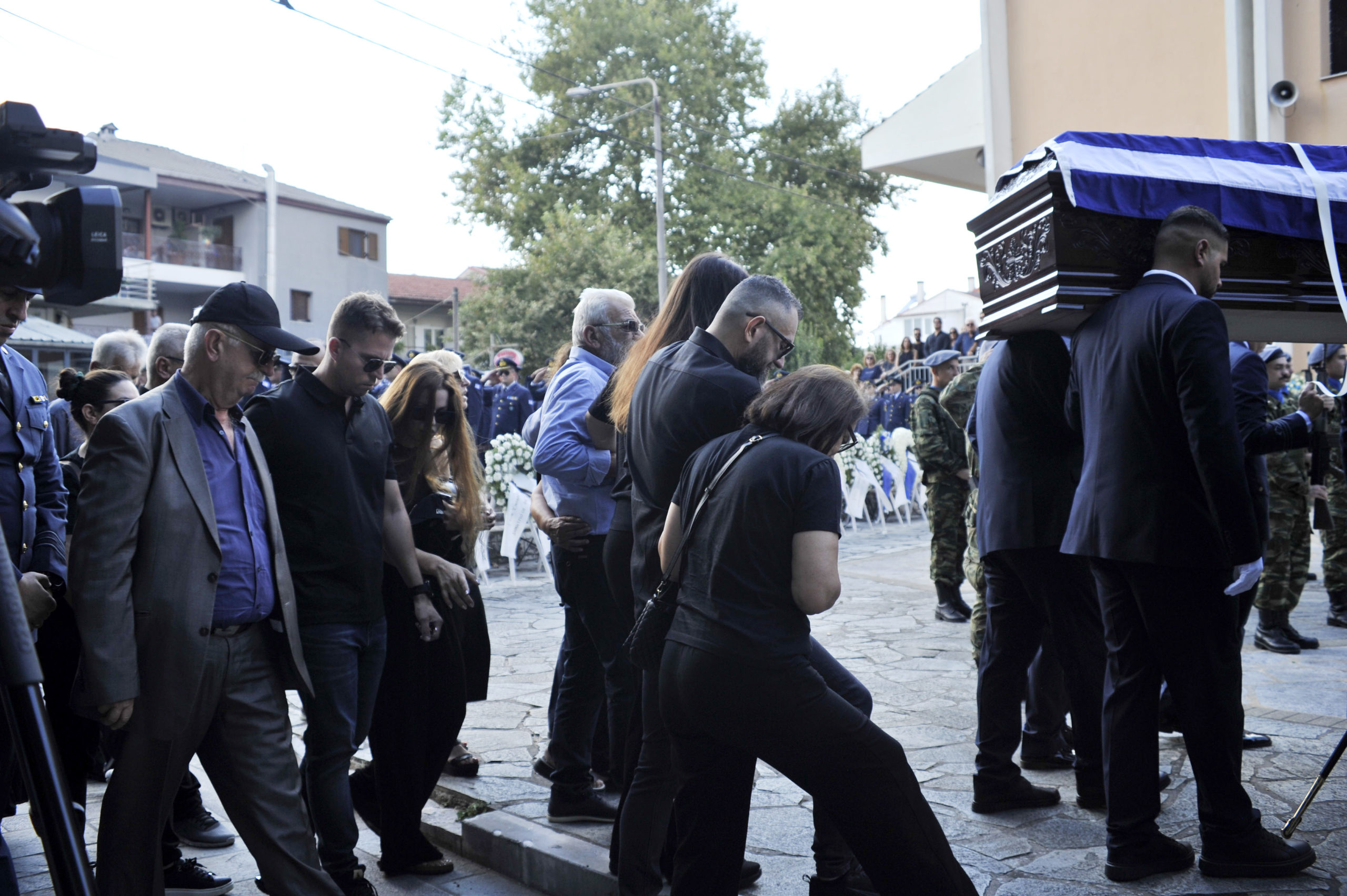 ΕΞΟΔΙΟΣ ΑΚΟΛΟΥΘΙΑ ΣΤΟΝ ΚΑΤΣΙΚΑ ΙΩΑΝΝΙΝΩΝ ΤΟΥ ΣΜΗΝΑΓΟΥ ΔΗΜΗΤΡΙΟΥ ΠΕΤΡΟΥ ΠΟΥ ΕΧΑΣΕ ΤΗ ΖΩΗ ΤΟΥ ΣΤΗΝ ΠΤΩΣΗ ΦΑΝΤΟΜ ΣΤΗΝ ΤΑΝΑΓΡΑ