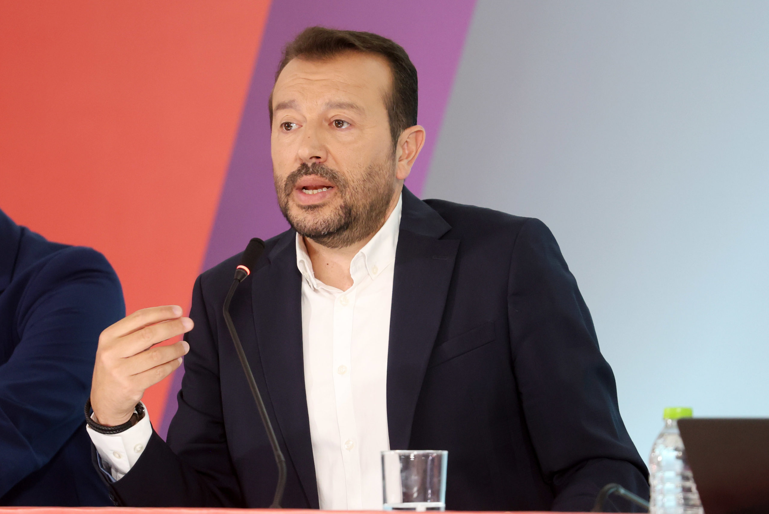 Νίκος Παππάς: «Με 9 δισ. πλεόνασμα ως τον Ιούλιο, δεν μειώνουν τους έμμεσους φόρους, μόνο επιδοτούν την ακρίβεια»