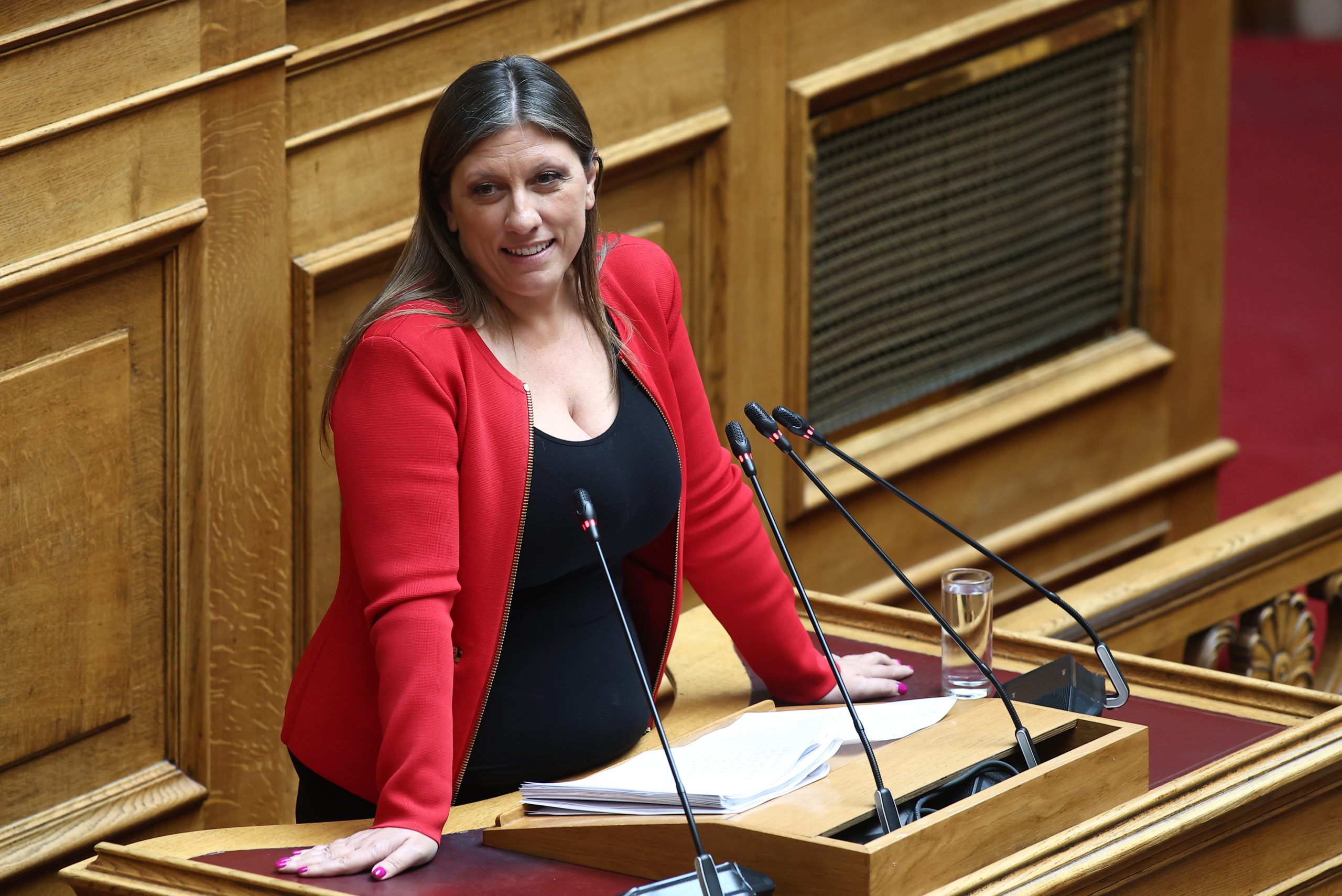 Ζωή Κωνσταντοπούλου: «Δεν έχουμε μια δημοκρατική κυβέρνηση – Πώς γίνεται κάθε πέτρα που σηκώνουμε να είναι η ΝΔ από κάτω;»