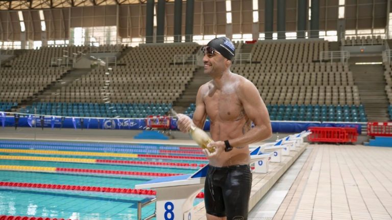 Σπύρος Χρυσικόπουλος: Ο πρώτος άνθρωπος που κολύμπησε από την Ελλάδα στην Ιταλία – «Ένωσε» Οθωνούς με Σαλέντο