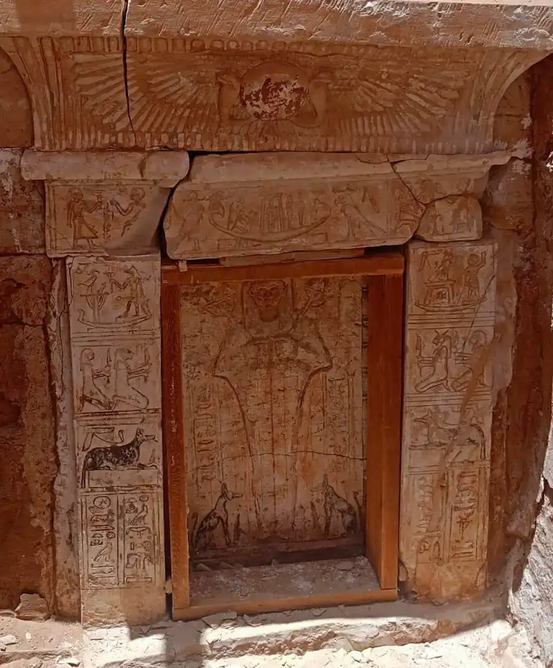 The door bearing an image of Osiris. Credit: Ministry of Tourism and Antiquities