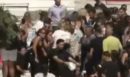 Μακάβριο ατύχημα στην κηδεία του Μαζωνάκη: Ανέβηκαν στους τάφους για να βλέπουν καλύτερα και έσπασαν τα μνήματα- ΒΙΝΤΕΟ