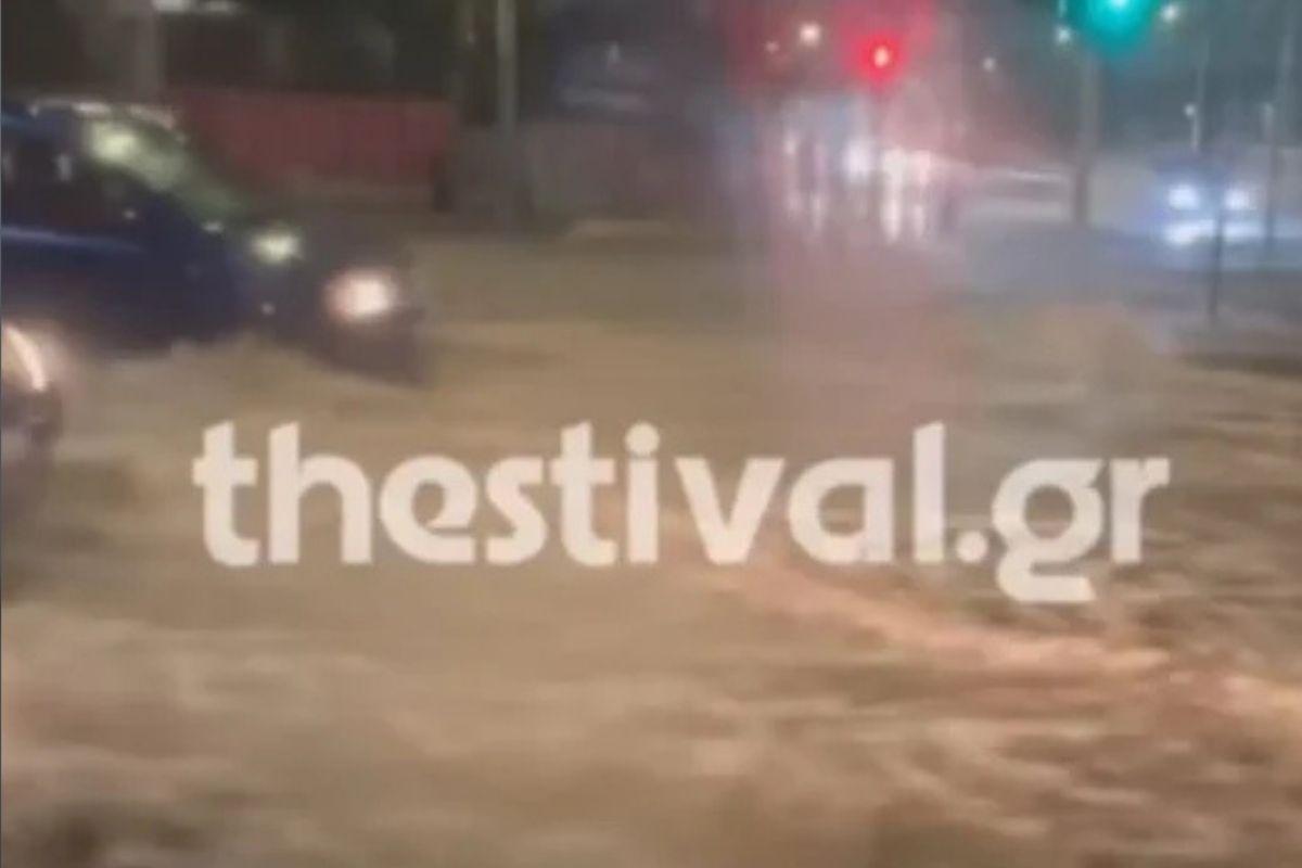 Θεσσαλονίκη: Μπουρίνι μετέτρεψε τους δρόμους σε χειμάρρους – Δείτε βίντεο