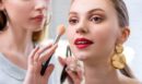 Μακιγιάζ και skincare από το σχολείο: Γιατί τα κορίτσια βάφονται όλο και σε μικρότερη ηλικία - Πότε το παιχνίδι με την εικόνα γίνεται λόγος ανησυχίας