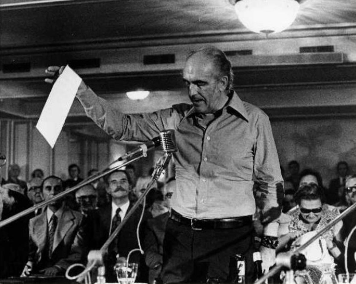 Η Διακήρυξη της 3ης Σεπτέμβρη 1974 που γέννησε το ΠΑΣΟΚ και άλλαξε την πολιτική ιστορία της Ελλάδας