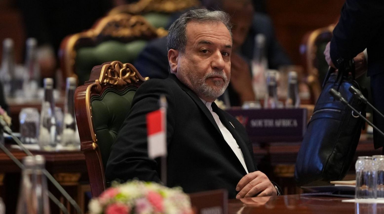 Αραγτσί: Στις ΗΠΑ το «κλειδί» για το άνοιγμα των Στενών του Ορμούζ εντός επτά ημερών