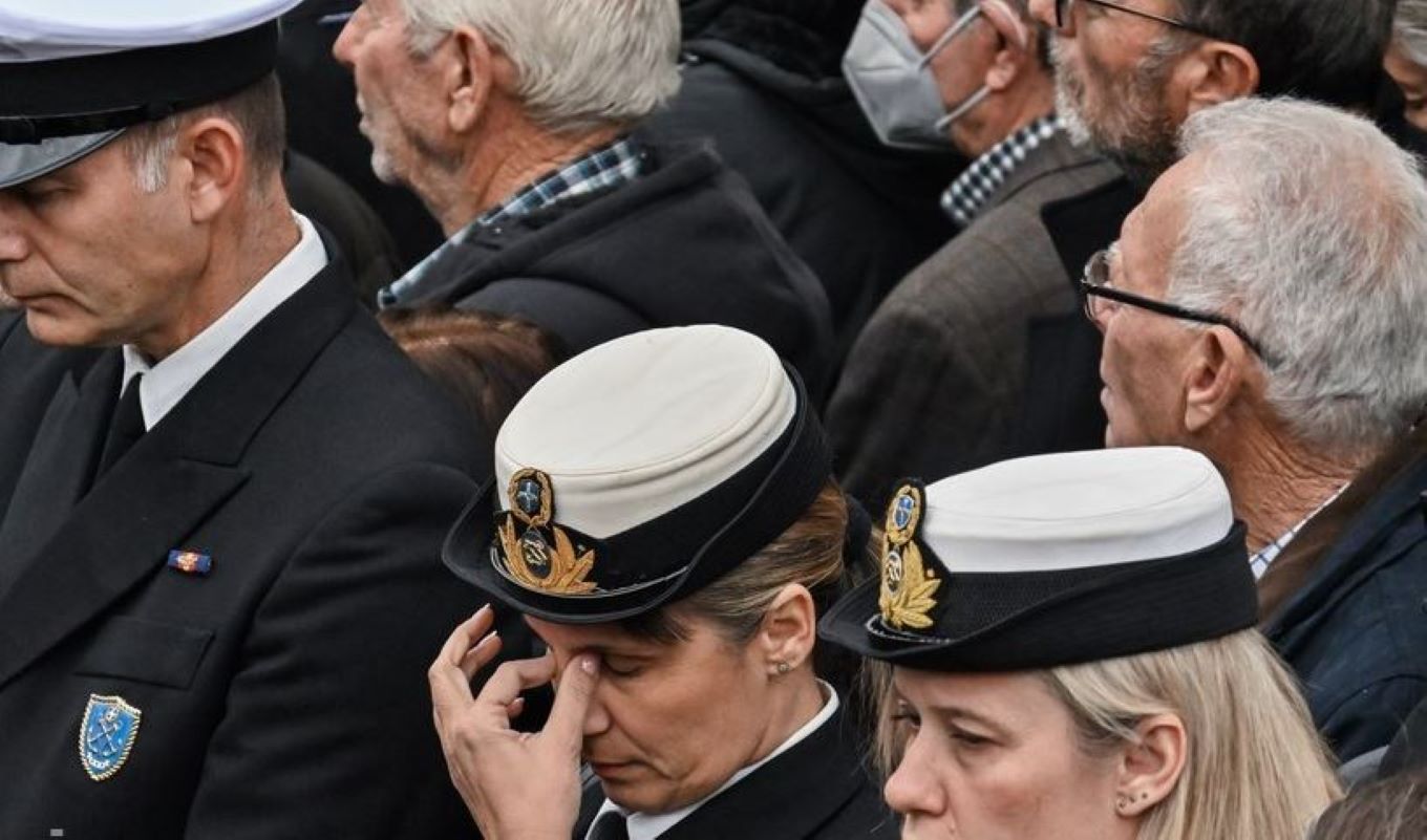 Βουλή: «Υιοθετεί» τον 9χρονο γιο του λιμενικού που πνίγηκε στο Παράλιο Άστρος